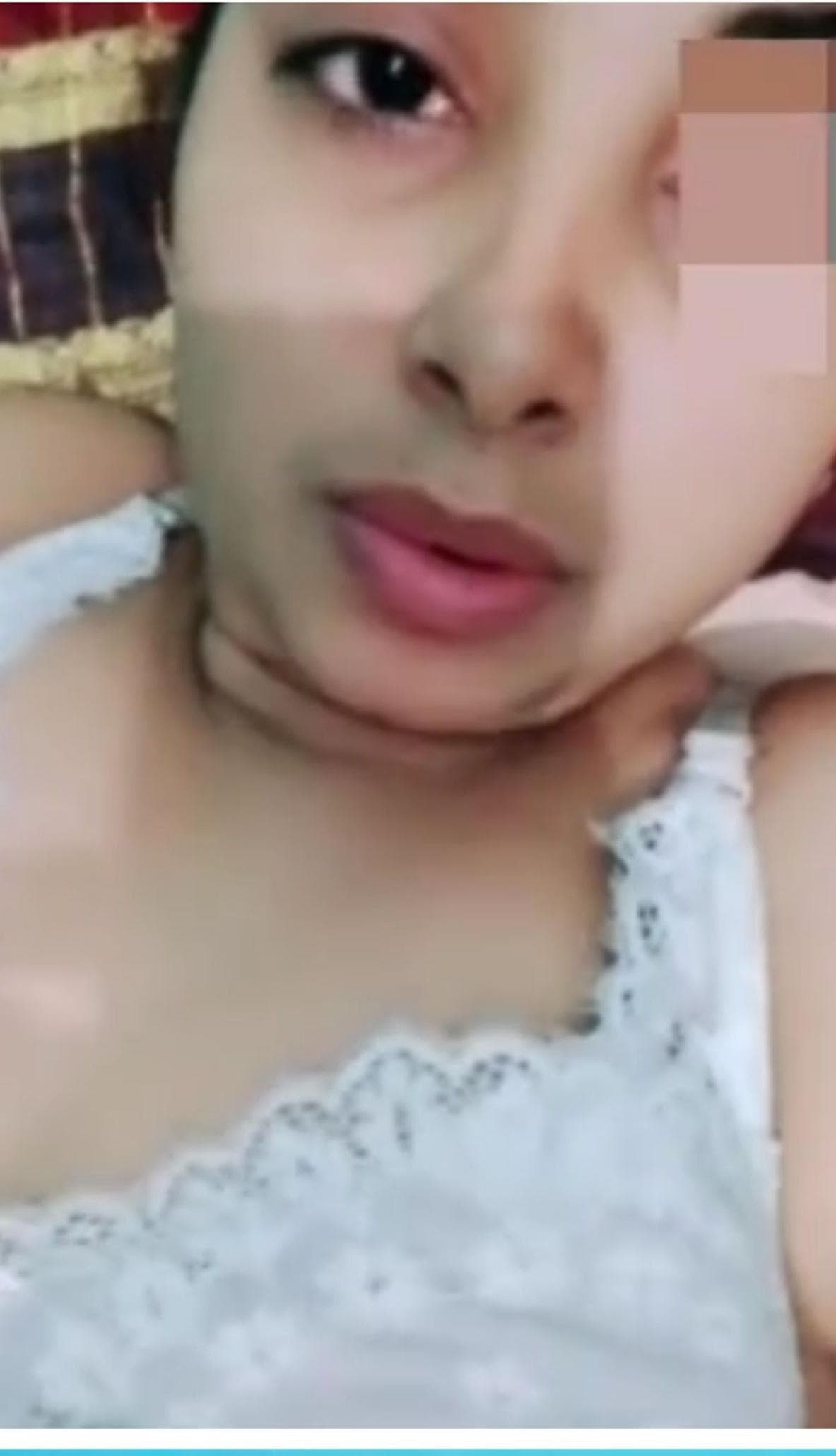 Featured image for Desi Slut Spreads Her Wet Pussy Lips in a Dirty Video Call