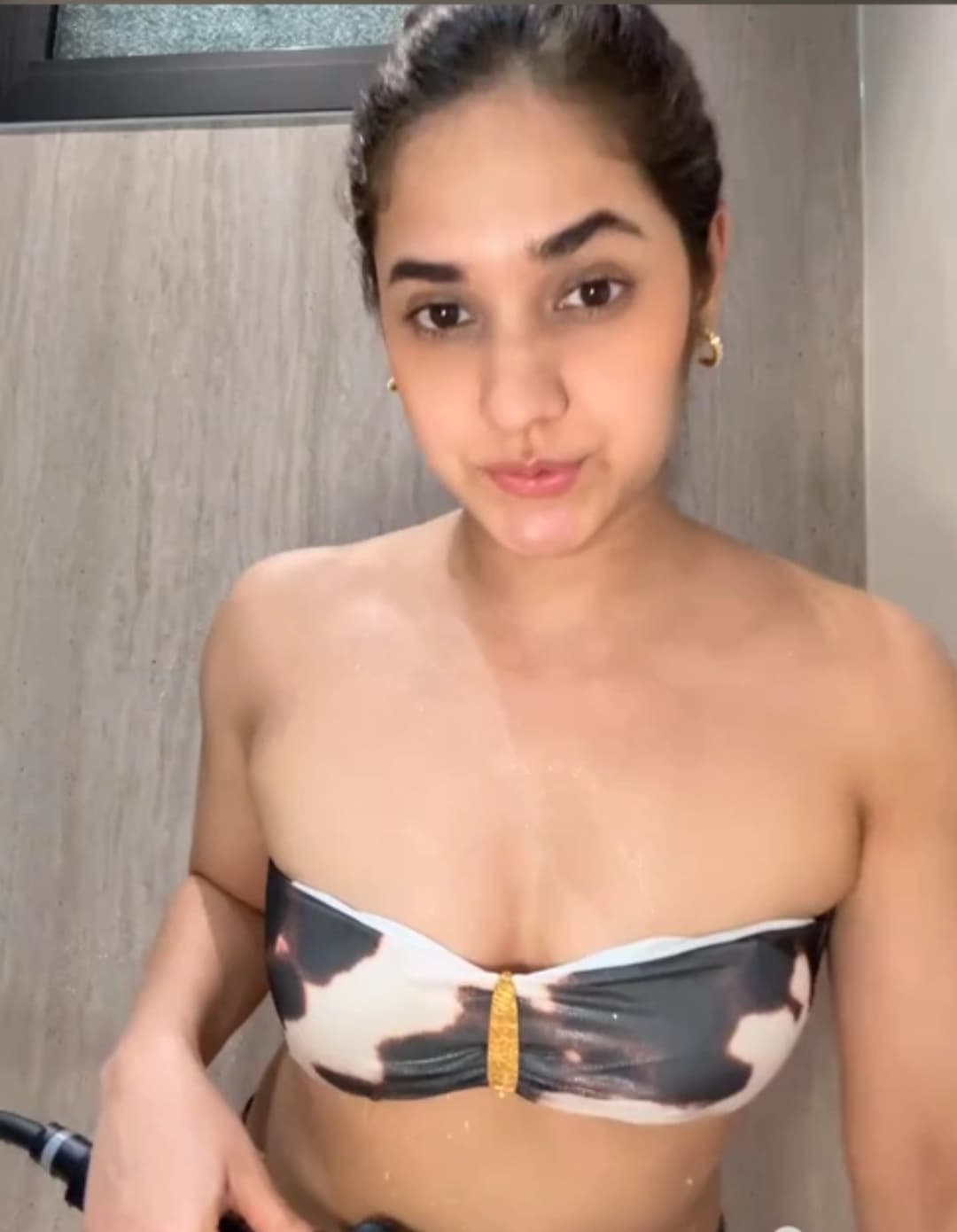 Featured image for Cute Fatima Gets Naked and Soapy in a Hot Bathroom Bathtub Scene