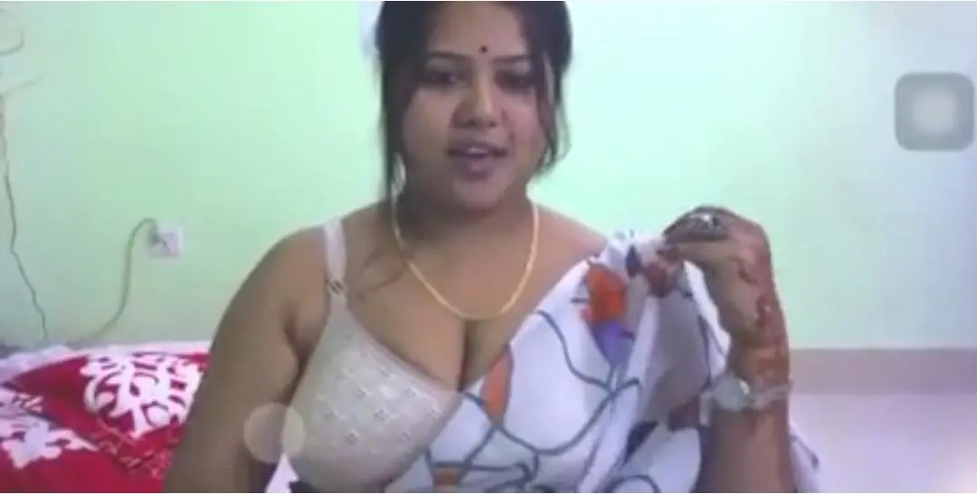 Featured image for Desi Bhabhi Full Nude Spreading Pussy And Ass Closeup On Cam