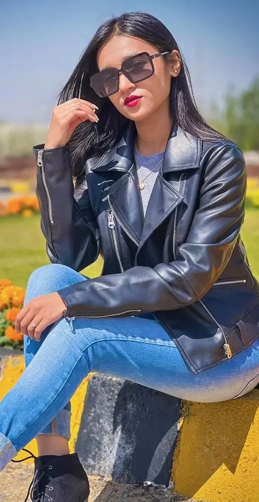 Featured image for Desi girlfriend pussy getting destroyed by boyfriend in a hotel room