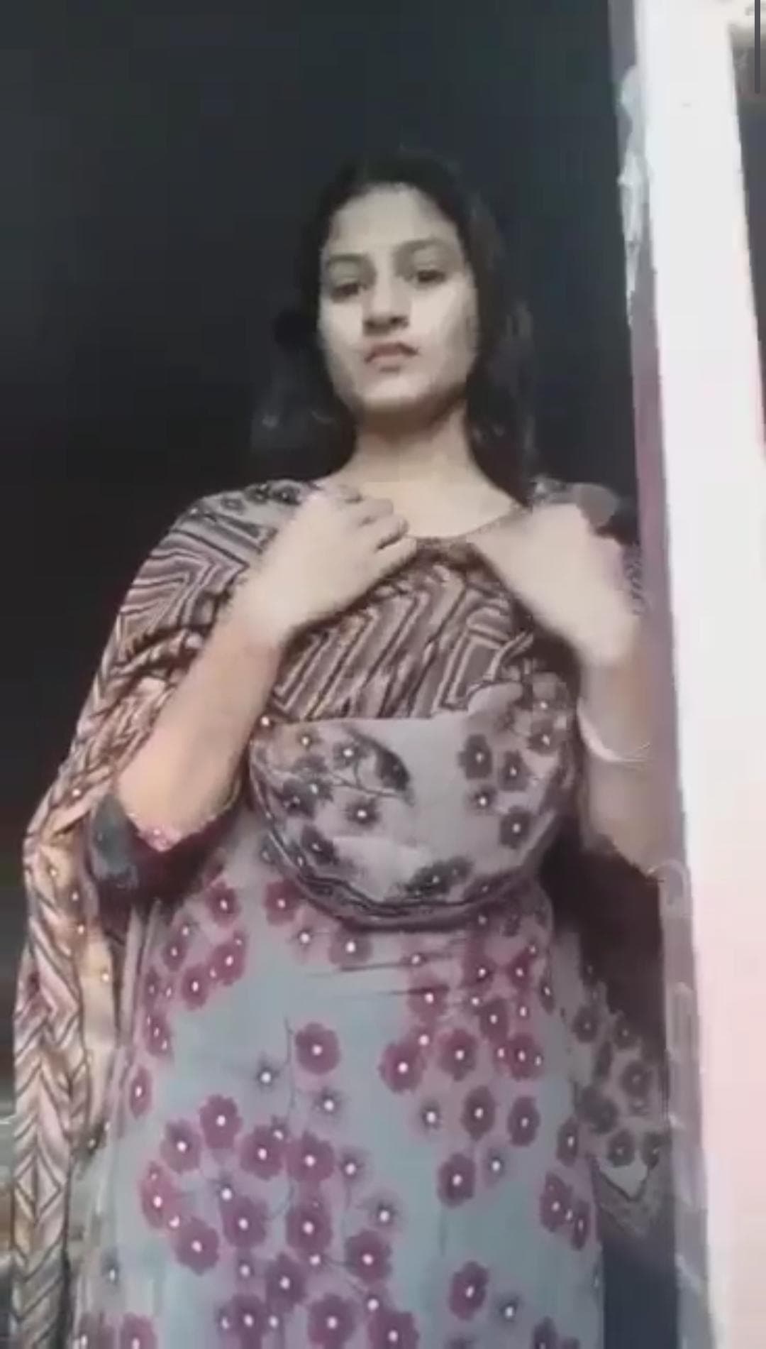 Featured image for Beautiful Punjabi Girl Strips Naked for a Close Up Pussy Show