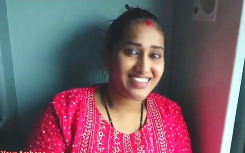 Featured image for Desi hot bhabhi having sex in train viral video