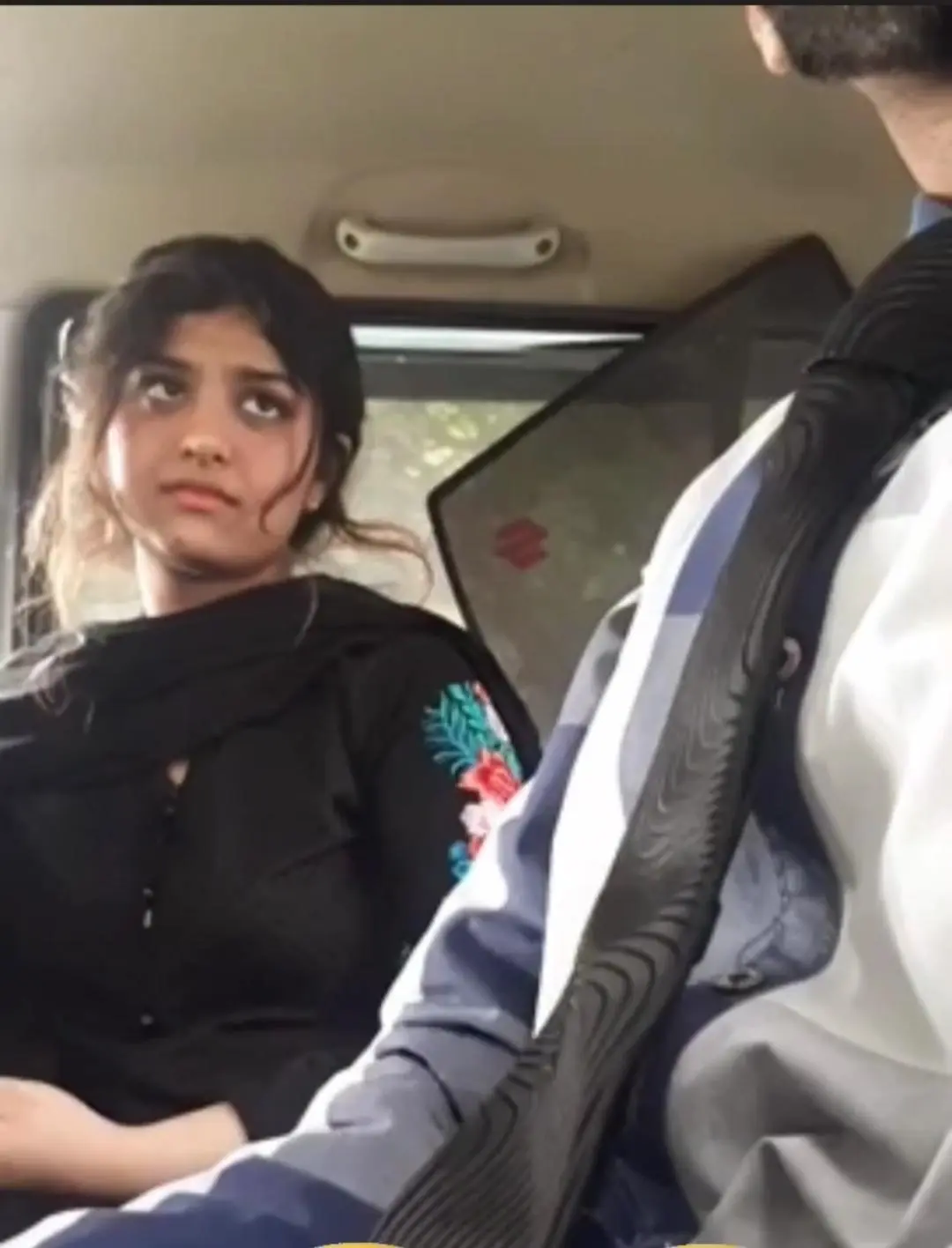 Featured image for Pakistani GF Gets Her Tight Pussy Fucked Hard In The Backseat