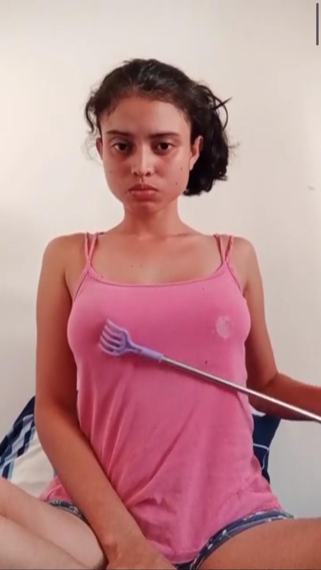 Featured image for Horny Desi Girl Fully Nude Rubbing Her Wet Pussy on Cam