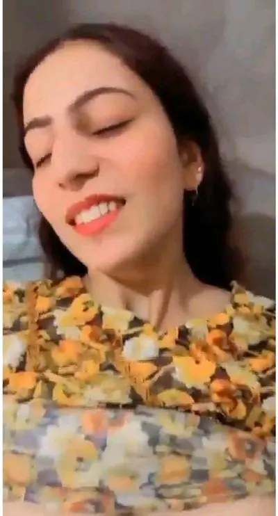 Featured image for Pakistani Girl Fucked Hard and Fingering Her Hairy Pussy Closeup