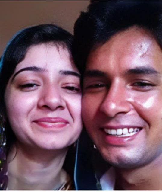 Featured image for Horny Girlfriend's Exclusive Kissing Session With Her Husband Got Us So Hard