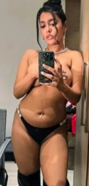 Featured image for Thea Dsuuza’s Tight Pussy & Asshole Up CLOSE Onlyfans Video