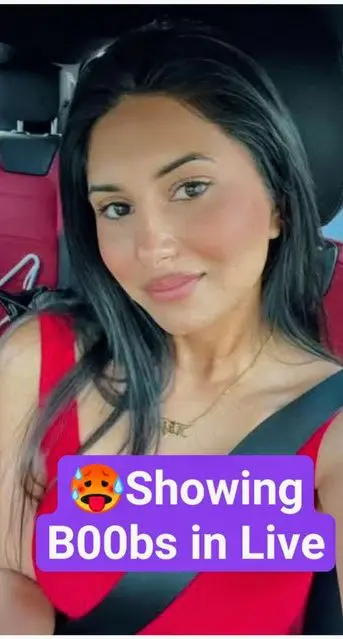 Featured image for Horny Girl Live Flashing Her Tight Boobs in an Exclusive Stream