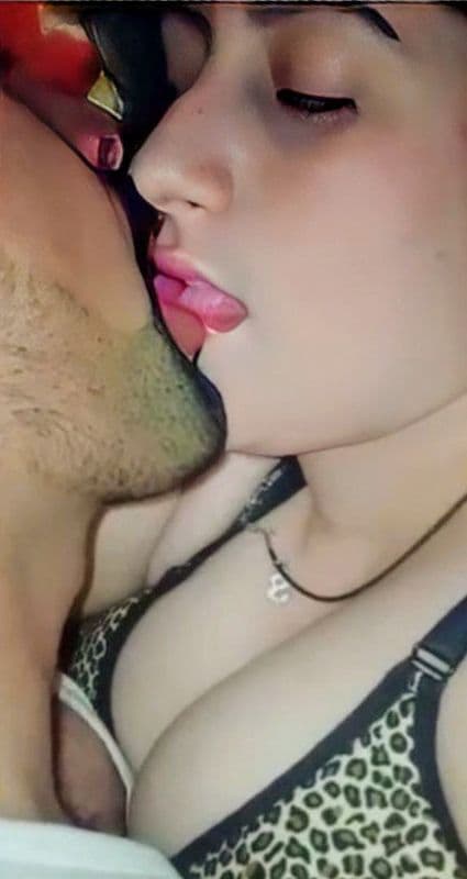 Featured image for Pakistani Girlfriend Intense Liplock Kiss Turns Into Wild Sex Session