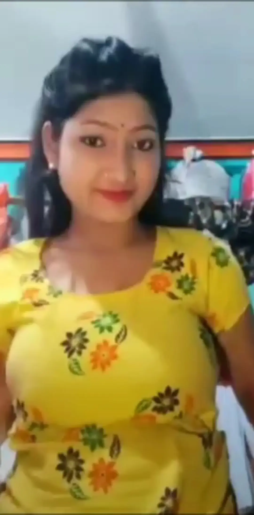 Featured image for Beautiful Desi Mallu Girl Gets Fully Nude on horny Video Call