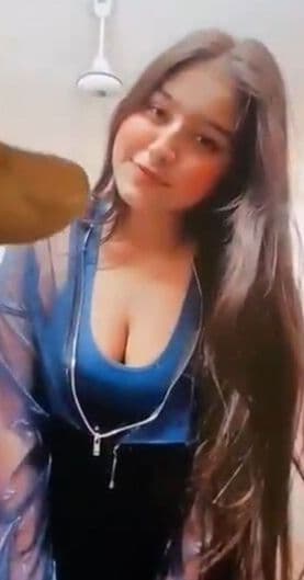 Featured image for Hot Desi Girlfriend Exposes Her Big Boobs In Exclusive Selfie Video
