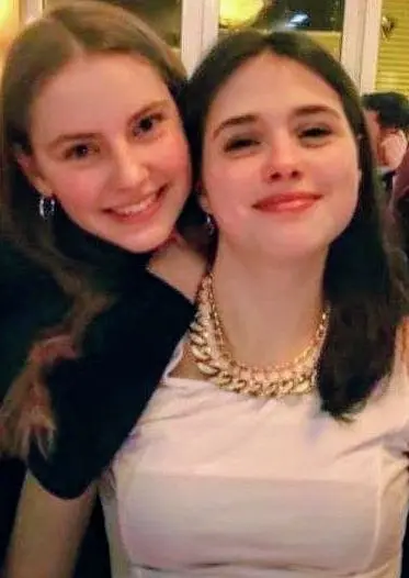 Featured image for Desi Girlfriend Sucks Dick and Eats Cum After Facial