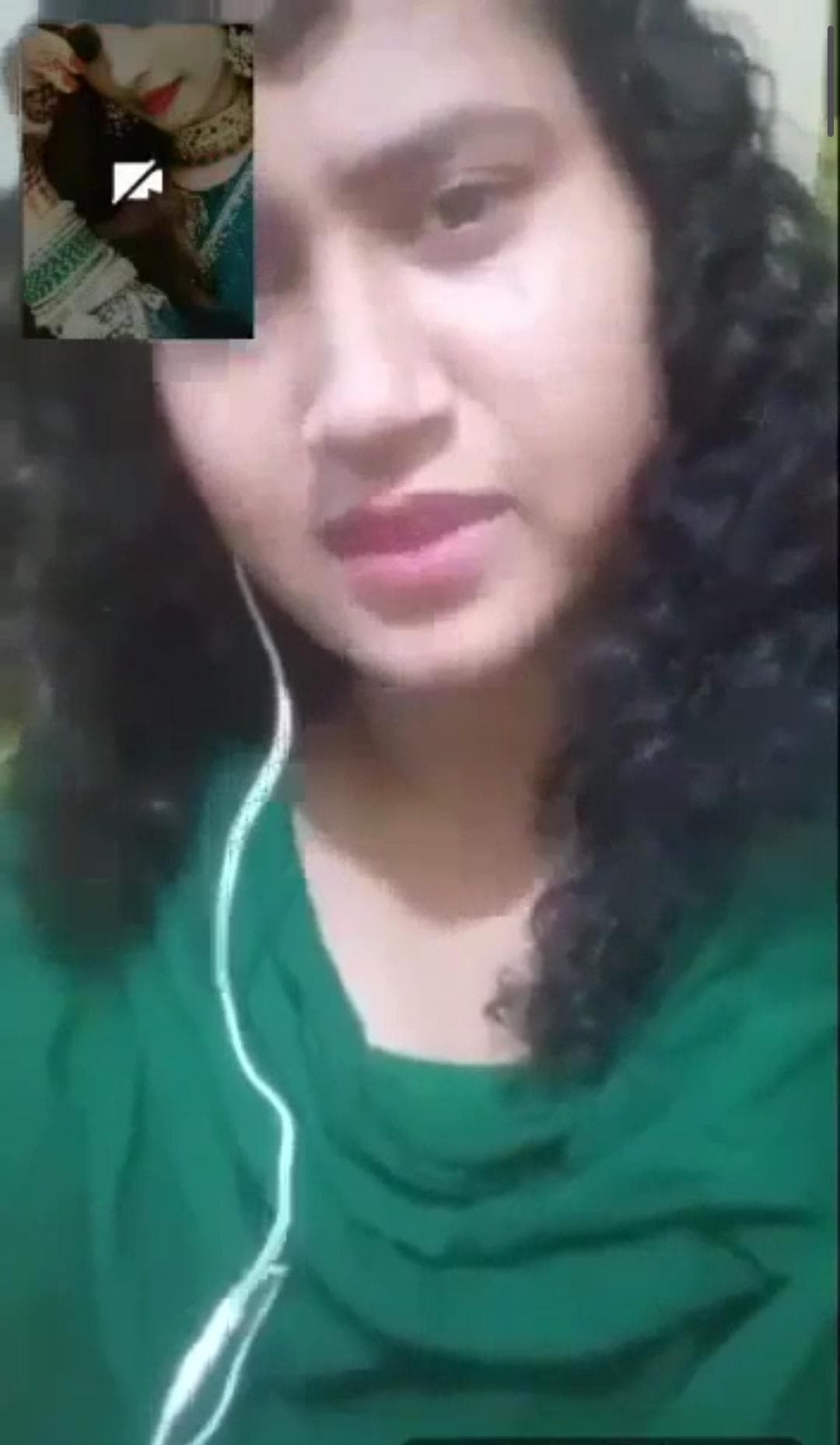 Featured image for Pakistani girlfriend strips nude and shows boobs on a hot video call