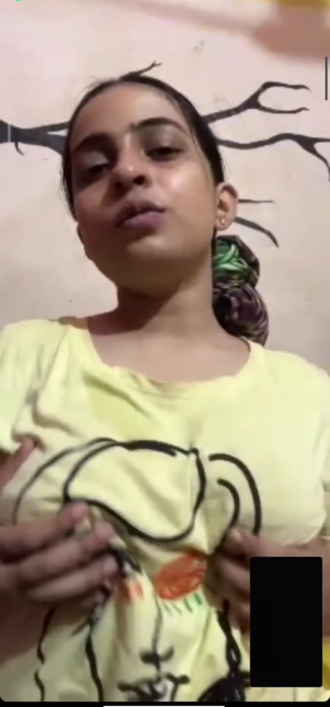 Featured image for Desi Girlfriend Nude Video Call with Boyfriend Viral Fucking Video