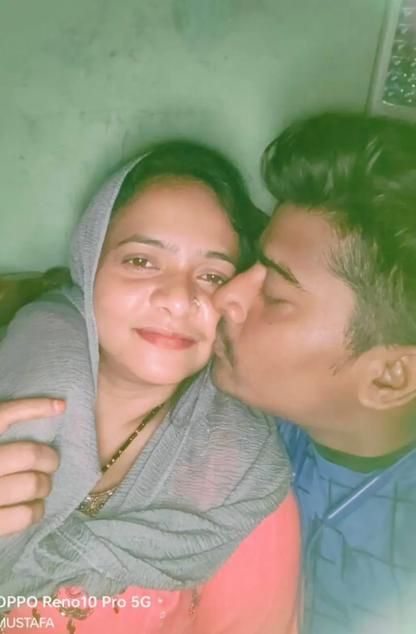 Featured image for Hot Desi wife licks her own wet pussy till she cums hard