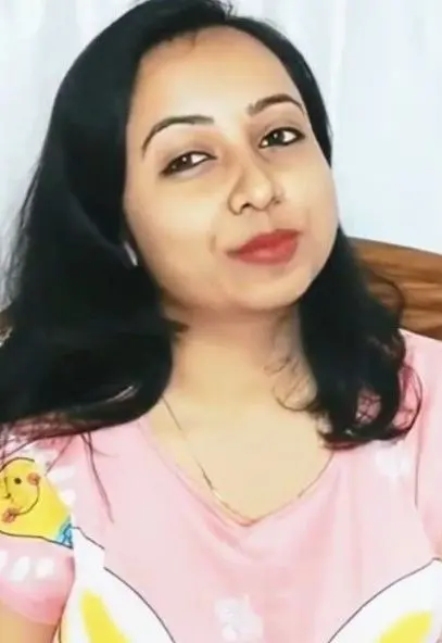 Featured image for Desi Webcam Girl Gives Nasty Cleavage Tease Sensation