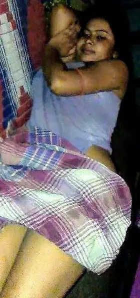 Featured image for Village Aunty Fucked Hard By Husband In Empty Field