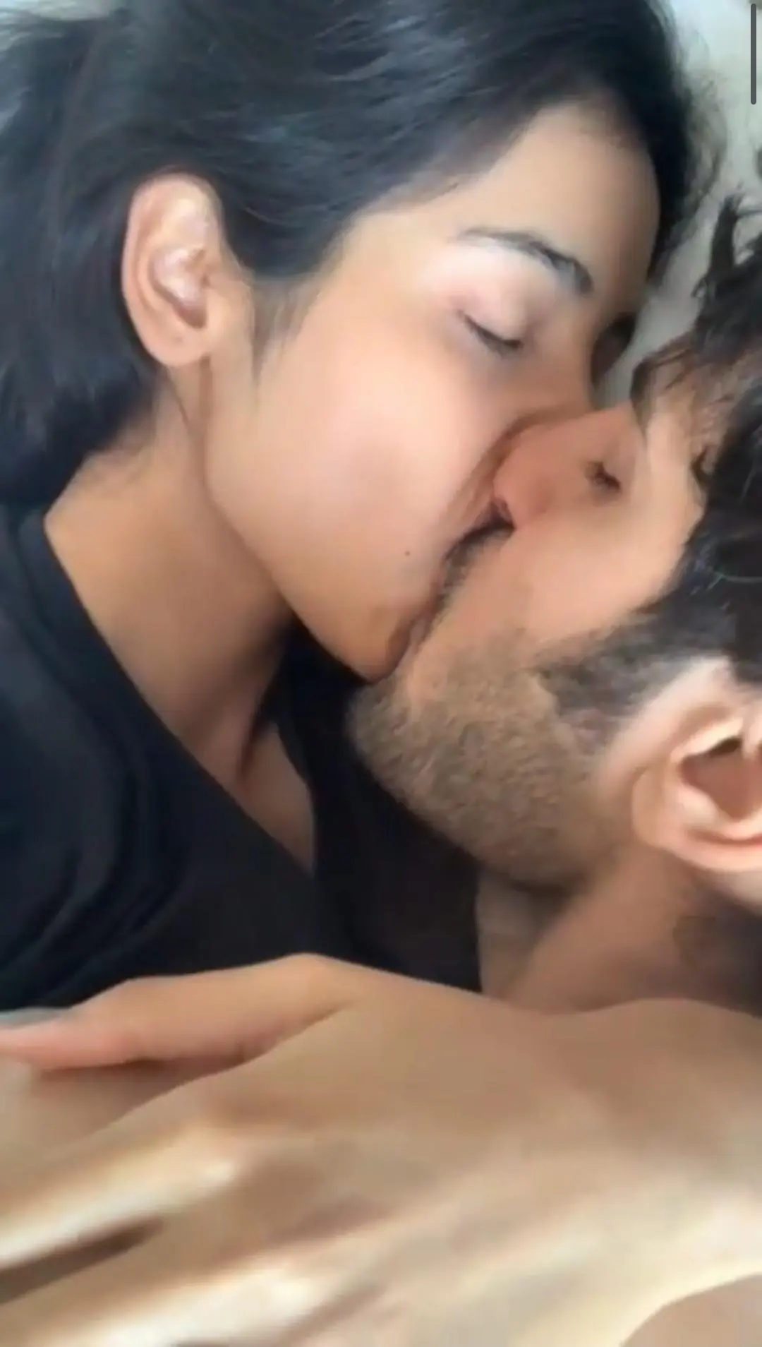 Featured image for Kannada Girlfriend Kissing Boyfriend Smoothly In Hot Desi Romance Clip