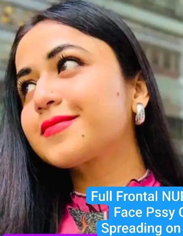 Featured image for Solo Desi Girl Spreads Her Wet Pussy Lips in a Closeup Video