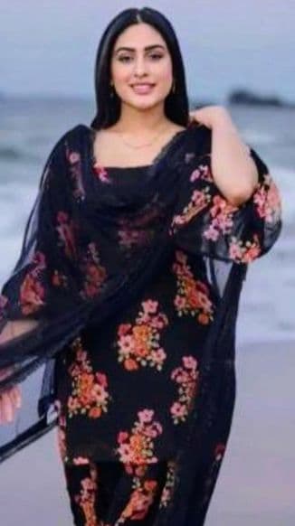 Featured image for Desi girl exposes her massive big boobs in this exclusive nude show