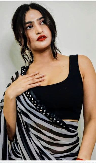 Featured image for Desi Girl Fully Nude Finger Fucks Her Wet Pussy Till She Moans